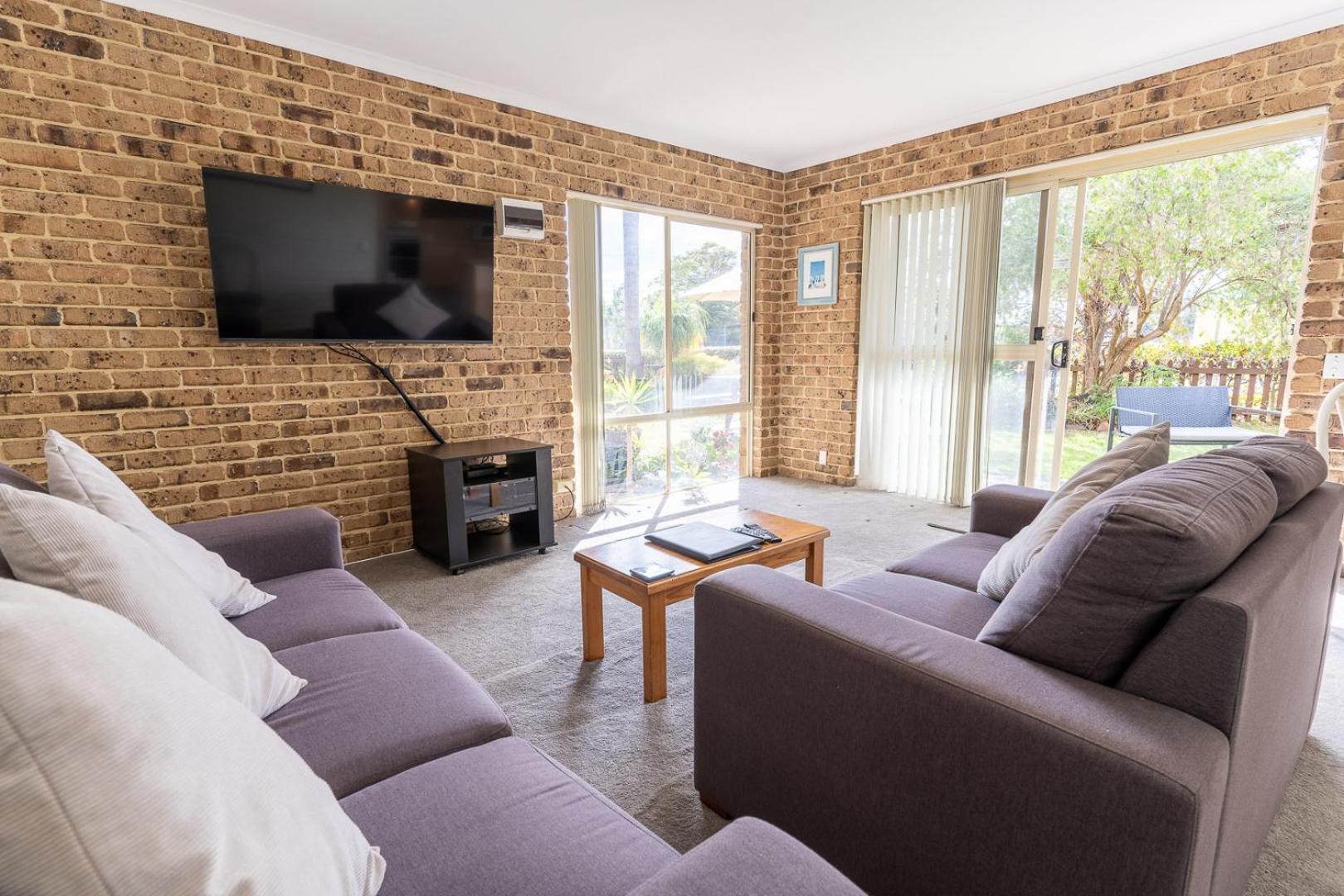 Beachfront Apartments Merimbula Exterior photo